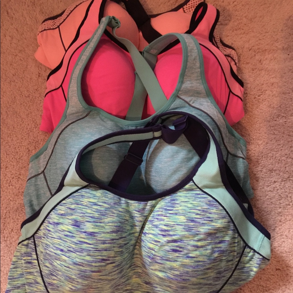 Victoria’s Secret sports bra bundle of 4